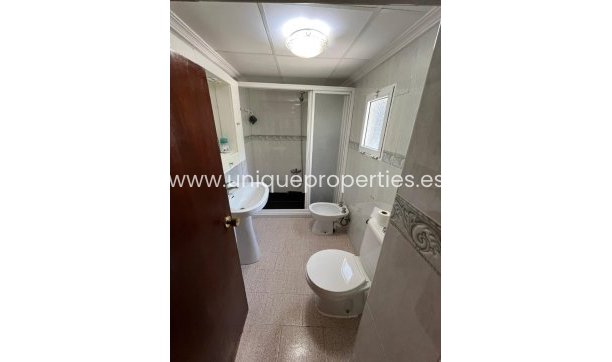 Herverkoop - Village House -
Cortes de Baza