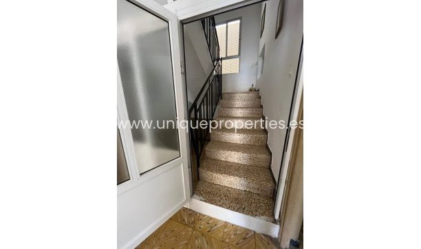 Herverkoop - Village House -
Cortes de Baza