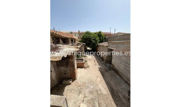 Herverkoop - Village House -
Cortes de Baza