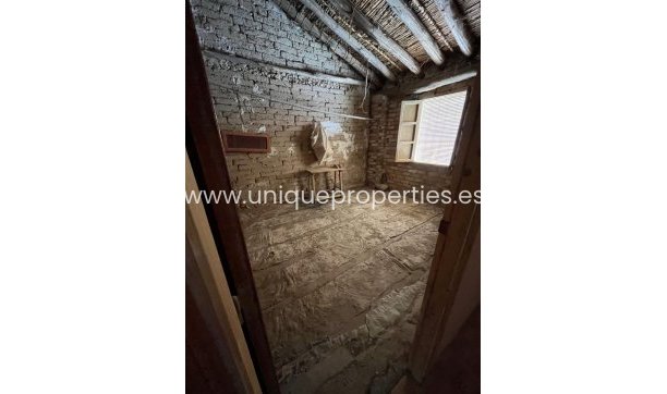 Herverkoop - Village House -
Cortes de Baza
