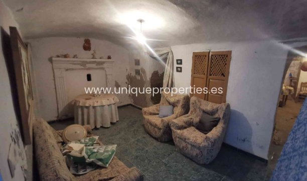 Resale - Cave House -
Caniles
