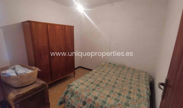 Resale - Cave House -
Caniles