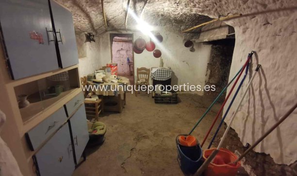 Resale - Cave House -
Caniles