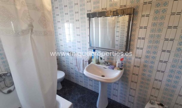 Resale - Cave House -
Caniles