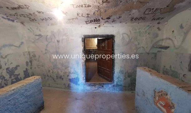 Revente - Cave House -
Caniles