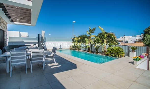 Revente - Villa -
ROJALES