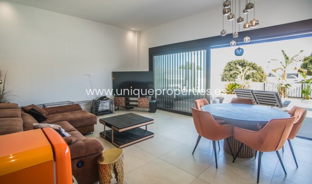 Revente - Villa -
ROJALES