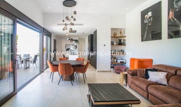 Revente - Villa -
ROJALES