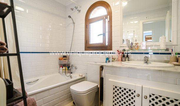 Resale - House -
Algorfa - ALGORFA