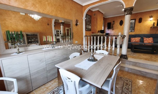 Revente - Villa -
Seron