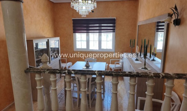 Revente - Villa -
Seron