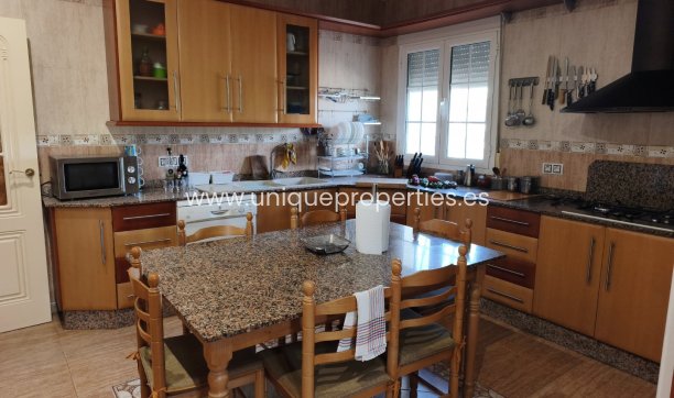 Revente - Villa -
Seron