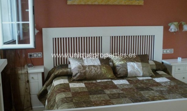 Revente - Villa -
Seron