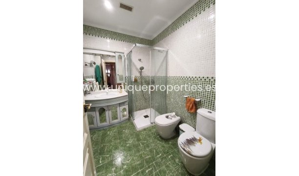 Revente - Villa -
Seron