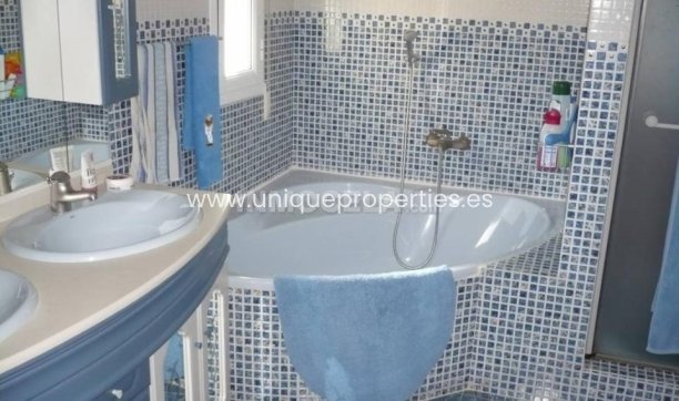 Revente - Villa -
Seron