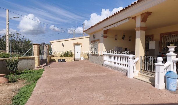Revente - Villa -
Seron