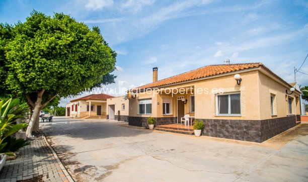 Resale - Villa -
Orihuela - La Matanza