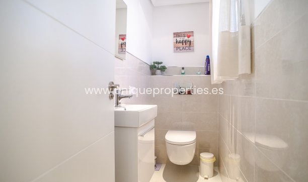 Resale - House -
Torrevieja - LOS BALCONES - LOS ALTOS