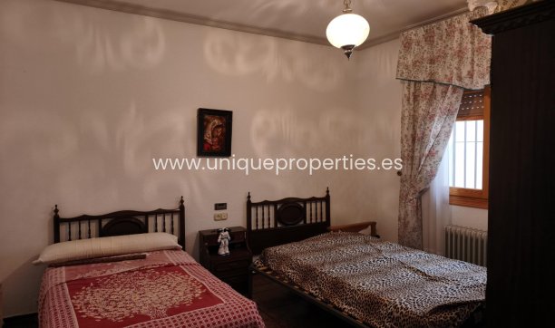 Herverkoop - Village House -
Caniles