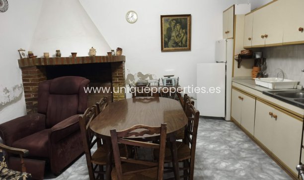 Herverkoop - Village House -
Caniles