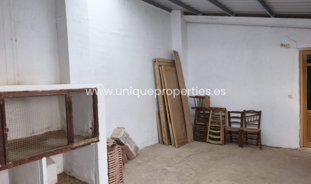 Herverkoop - Village House -
Caniles