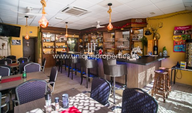 Reventa - Local -
Orihuela - Los Balcones Y los Altos