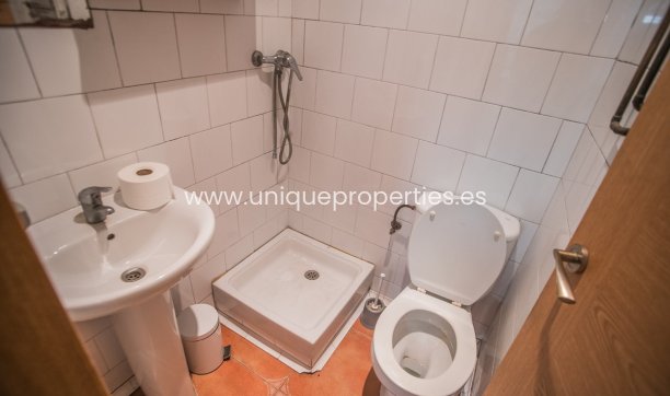 Reventa - Local -
Orihuela - Los Balcones Y los Altos