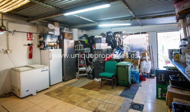 Reventa - Local -
Orihuela - Los Balcones Y los Altos