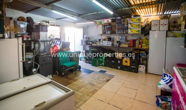 Reventa - Local -
Orihuela - Los Balcones Y los Altos