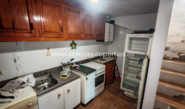 Resale - Village House -
Purchena