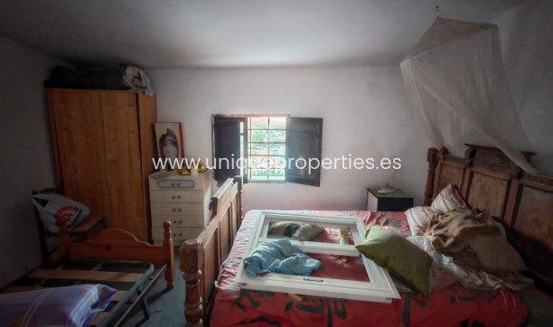 Resale - Village House -
Purchena