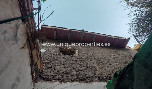 Resale - Village House -
Purchena