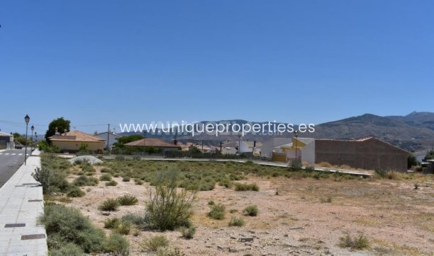 Herverkoop - Land -
Cela