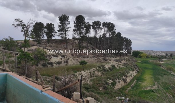 Reventa - Cortijo -
Huescar