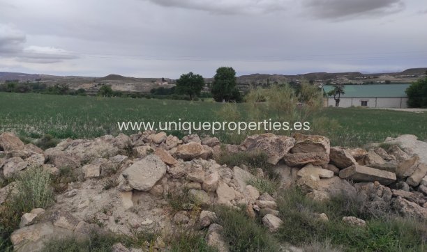 Reventa - Cortijo -
Huescar