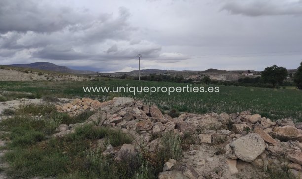 Reventa - Cortijo -
Huescar