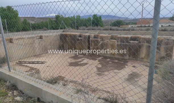 Reventa - Cortijo -
Huescar