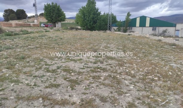 Reventa - Cortijo -
Huescar