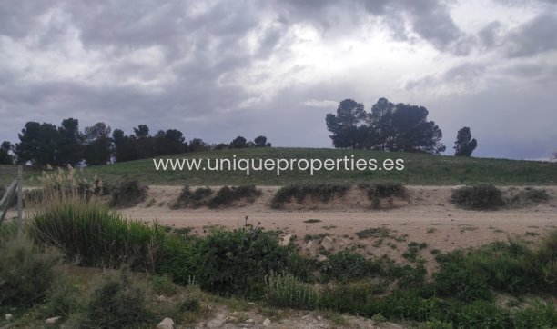 Reventa - Cortijo -
Huescar