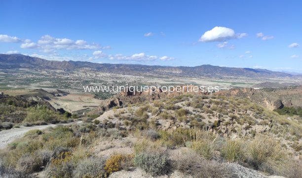 Resale - Land -
Bayarque