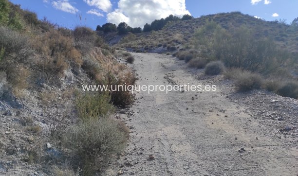 Resale - Land -
Bayarque