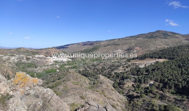 Resale - Land -
Bayarque