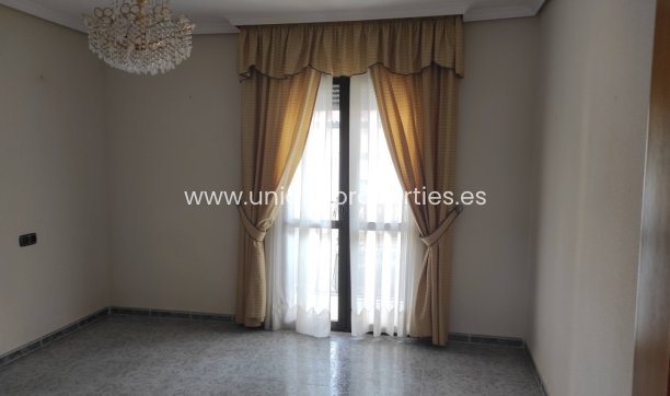 Resale - Village House -
Tijola