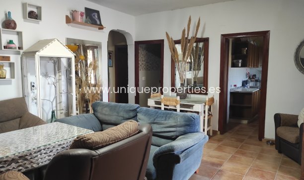 Resale - Villa -
Cela