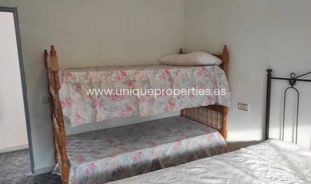 Resale - Villa -
Cela