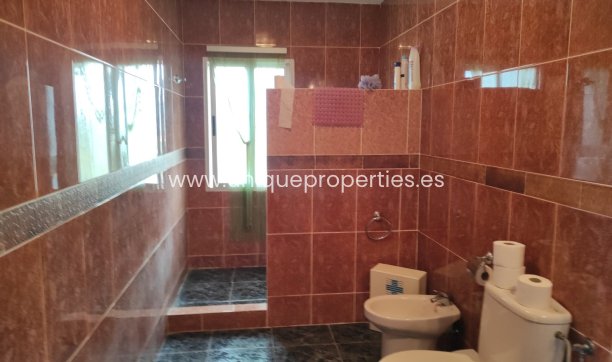 Resale - Villa -
Cela