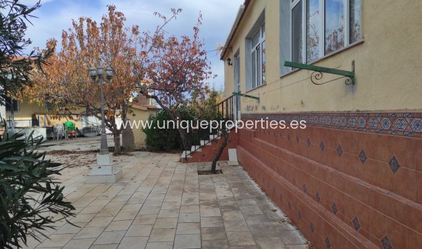 Resale - Villa -
Cela