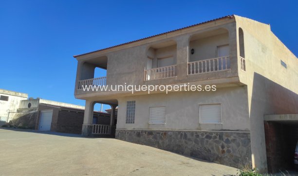 Revente - Village House -
Lucar