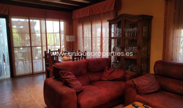 Resale - Villa -
Armuna de Almanzora