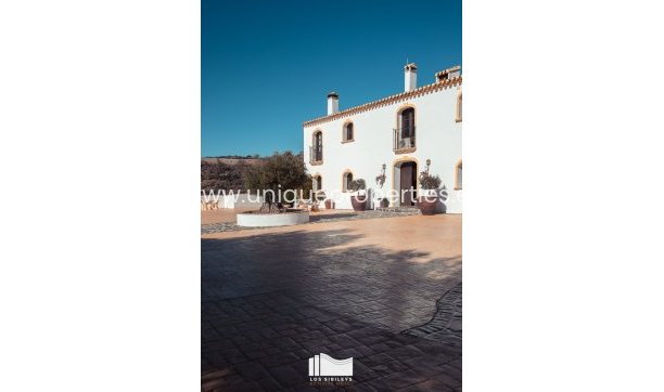 Resale - Country Property/Finca -
Lorca